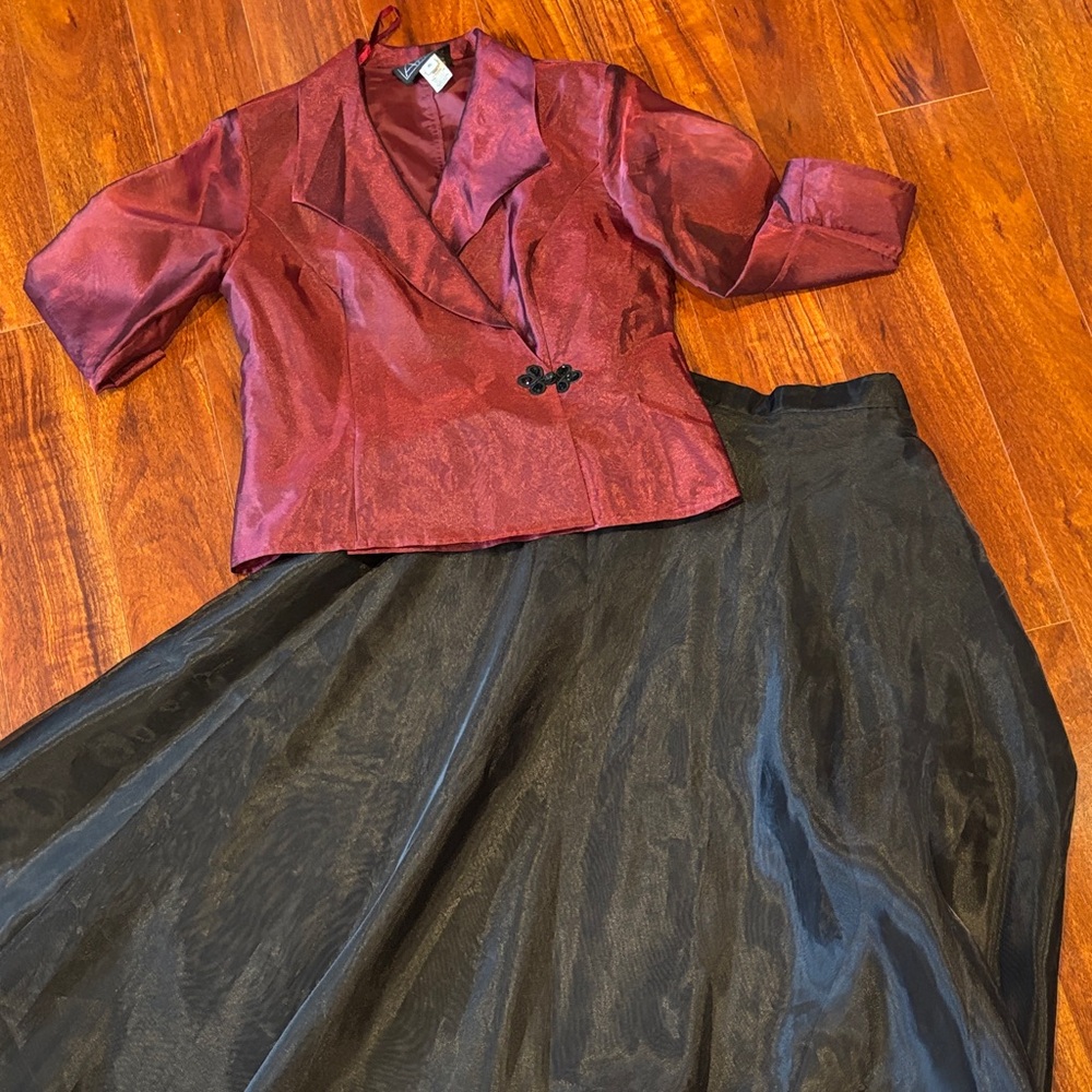 Elegant Burgundy and Black Skirt set